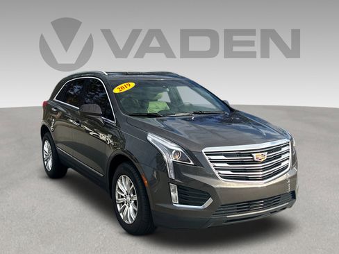 Used 2019 Cadillac XT5 FWD image 1