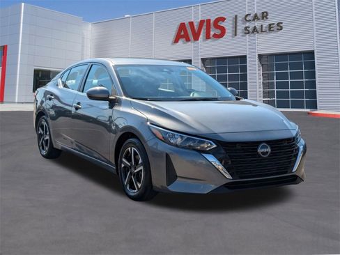 Used 2024 Nissan Sentra SV image 3