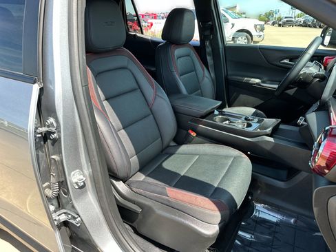 Used 2025 Chevrolet Equinox RS FWD image 25