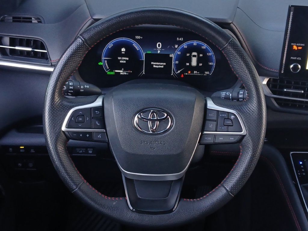 Used 2025 Toyota Sienna XSE w/ XSE Premium Package AWD/4WD image 20