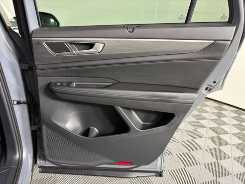 Used 2024 Volkswagen Atlas Cross Sport SE image 45