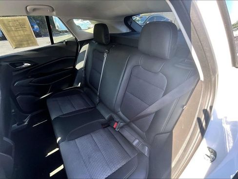 Used 2025 Chevrolet Trax LT FWD image 22