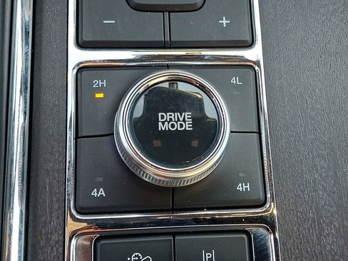 Certified 2024 Ford Expedition Platinum image 23