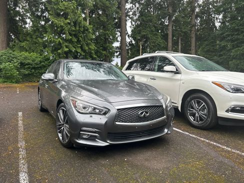 Used 2015 INFINITI Q50 Premium w/ Navigation Package RWD image 3