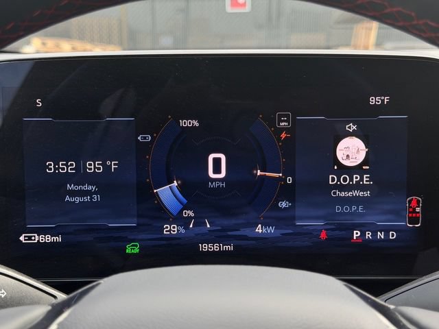 Used 2024 Chevrolet Equinox EV RS FWD image 25