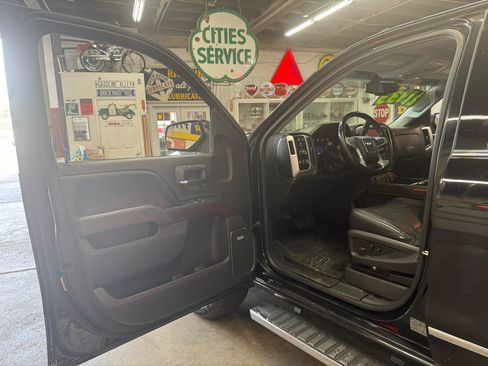Used 2017 GMC Sierra 1500 SLT w/ Texas SLT Premium Package AWD/4WD image 7