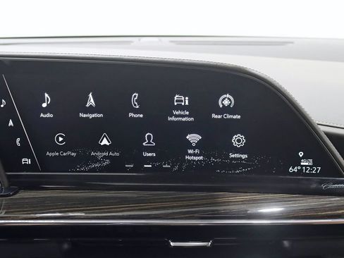 Used 2021 Cadillac Escalade Premium Luxury AWD/4WD image 16