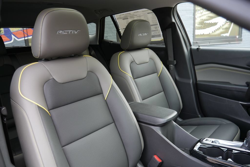 New 2026 Chevrolet Trax ACTIV w/ Sunroof Package FWD image 11