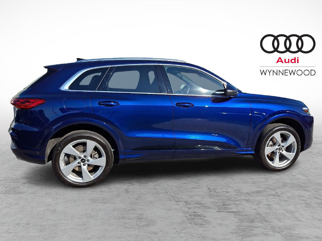 Certified 2025 Audi Q5 Premium w/ Premium Plus AWD/4WD image 7