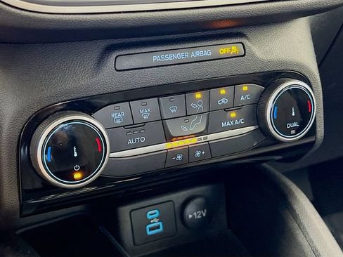 Used 2022 Ford Escape SE w/ Convenience Package FWD image 16