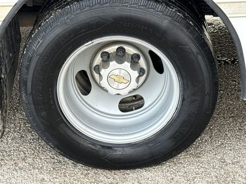 Used 2021 Chevrolet Express 4500 4500 Van w/ Power Convenience Package image 9