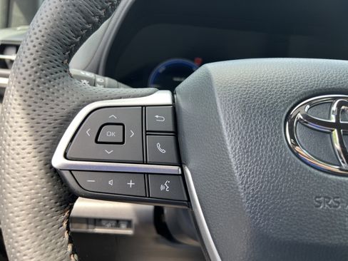 New 2026 Toyota Sienna Platinum image 17