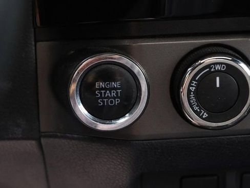 Used 2018 Toyota Tacoma TRD Sport AWD/4WD image 15