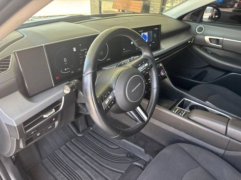 Used 2024 Hyundai Sonata SEL w/ Convenience Package FWD image 9