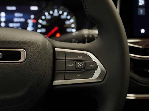 New 2026 Jeep Compass Latitude image 28