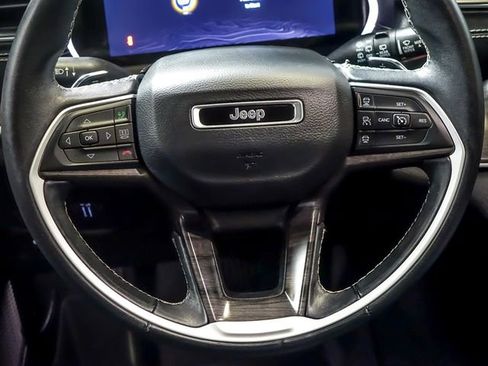 Used 2022 Jeep Grand Cherokee L Limited AWD/4WD image 20