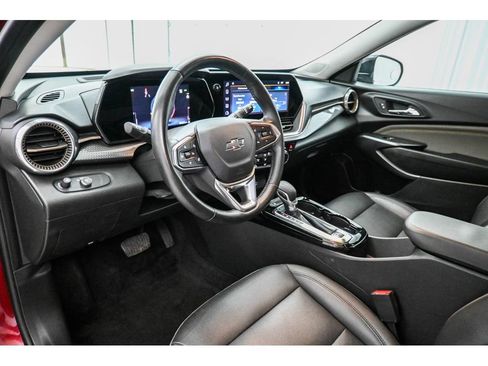 Used 2024 Chevrolet Trax ACTIV FWD image 29