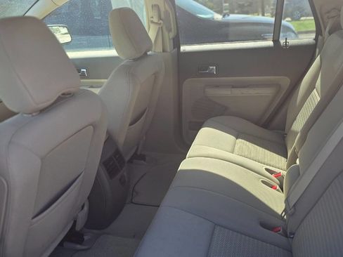 Used 2009 Ford Edge SE image 9