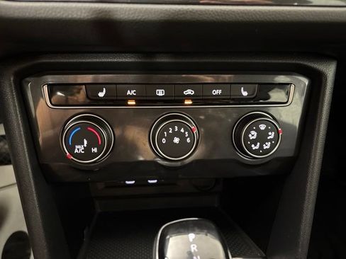 Used 2022 Volkswagen Tiguan S FWD image 19