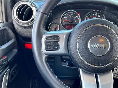 Used 2016 Jeep Wrangler Unlimited Rubicon image 19