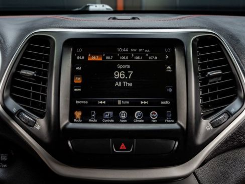 Used 2018 Jeep Cherokee Trailhawk w/ Comfort & Convenience Group image 20