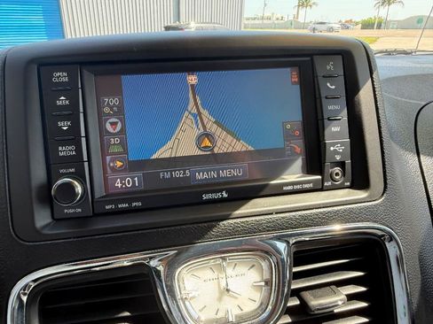 Used 2011 Chrysler Town & Country Limited FWD image 14