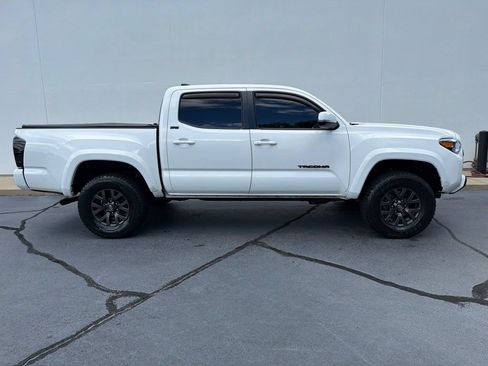 Used 2023 Toyota Tacoma SR5 w/ Technology Package AWD/4WD image 3