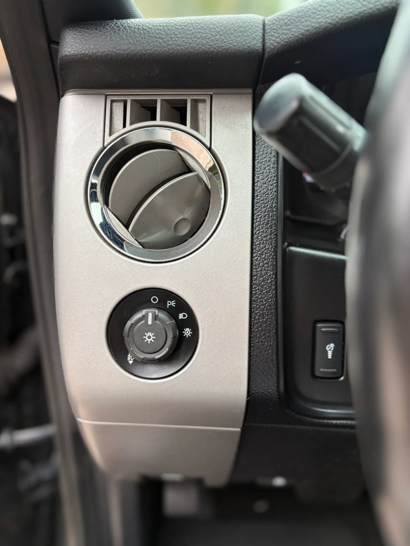 Used 2016 Ford Expedition Limited w/ Equipment Group 301A AWD/4WD image 15