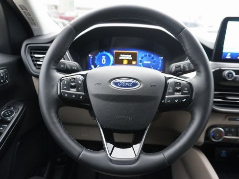 Certified 2022 Ford Escape Titanium image 10