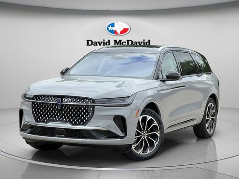 New 2026 Lincoln Nautilus Reserve AWD/4WD image 2