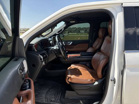 Used 2020 Lincoln Navigator L Reserve w/ Luxury Package AWD/4WD image 12