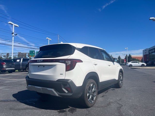 Used 2025 Kia Seltos LX AWD/4WD image 7