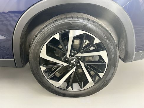 Used 2024 Mitsubishi Outlander SE image 11