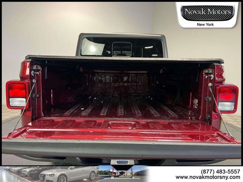Used 2022 Jeep Gladiator Sport image 12