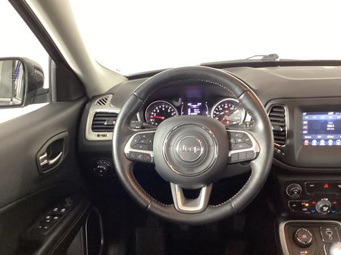 Used 2019 Jeep Compass Latitude AWD/4WD image 18