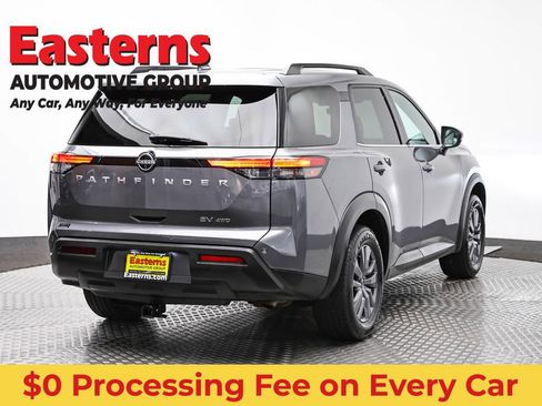 Used 2022 Nissan Pathfinder SV AWD/4WD image 5