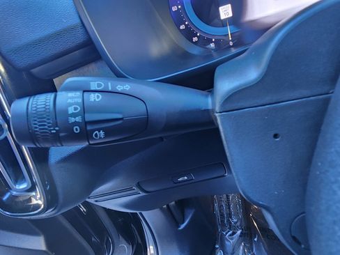 Used 2023 Volvo XC40 B4 Ultimate image 38