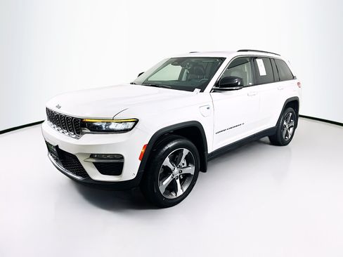 Used 2022 Jeep Grand Cherokee Limited 4xe w/ Luxury Tech Group II AWD/4WD image 3