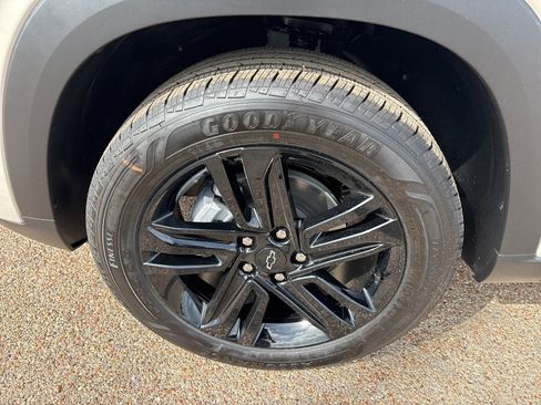 New 2026 Chevrolet Trax ACTIV w/ Driver Confidence Package FWD image 28