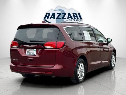 Used 2020 Chrysler Voyager Lxi FWD image 3
