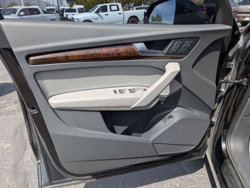 Used 2020 Audi Q5 2.0T Premium AWD/4WD image 12