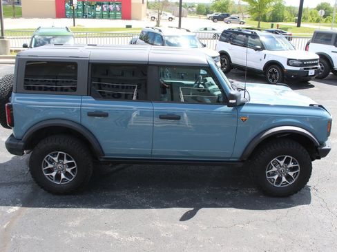 Used 2023 Ford Bronco Badlands AWD/4WD image 8