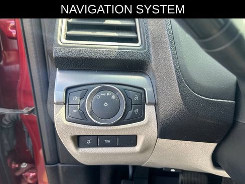 Used 2018 Ford Explorer XLT w/ Equipment Group 202A AWD/4WD image 18
