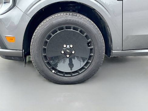 Used 2025 Ford Maverick Lobo AWD/4WD image 27
