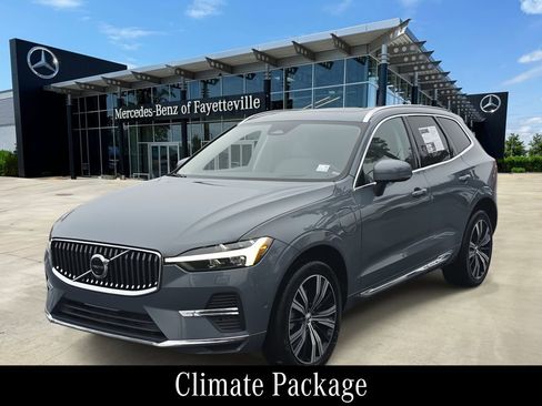 Used 2022 Volvo XC60 T8 Inscription w/ Advanced Package image 1