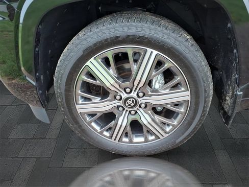Used 2025 Toyota Sequoia Capstone AWD/4WD image 11