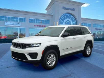 Used 2024 Jeep Grand Cherokee Laredo w/ Luxury Tech Group I