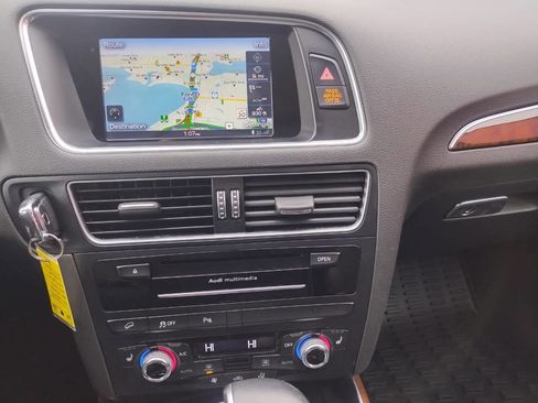 Used 2015 Audi Q5 2.0T Premium Plus w/ Technology Package image 10