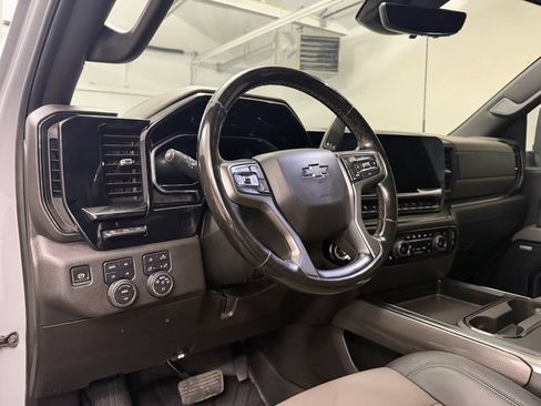 Used 2025 Chevrolet Silverado 2500 ZR2 w/ Technology Package AWD/4WD image 4