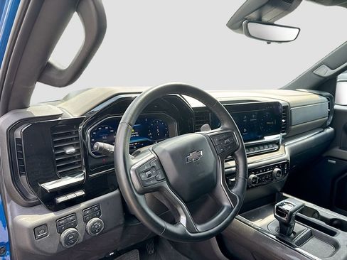 Used 2023 Chevrolet Silverado 1500 ZR2 w/ Technology Package AWD/4WD image 12